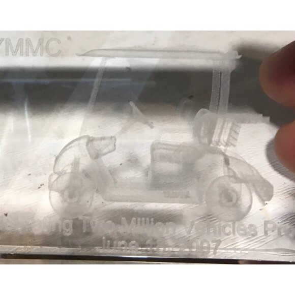 Yamaha Paperweight Golf Cart Commemorative Crystal Block 3D Laser Orig Box - Picture 4 of 10
